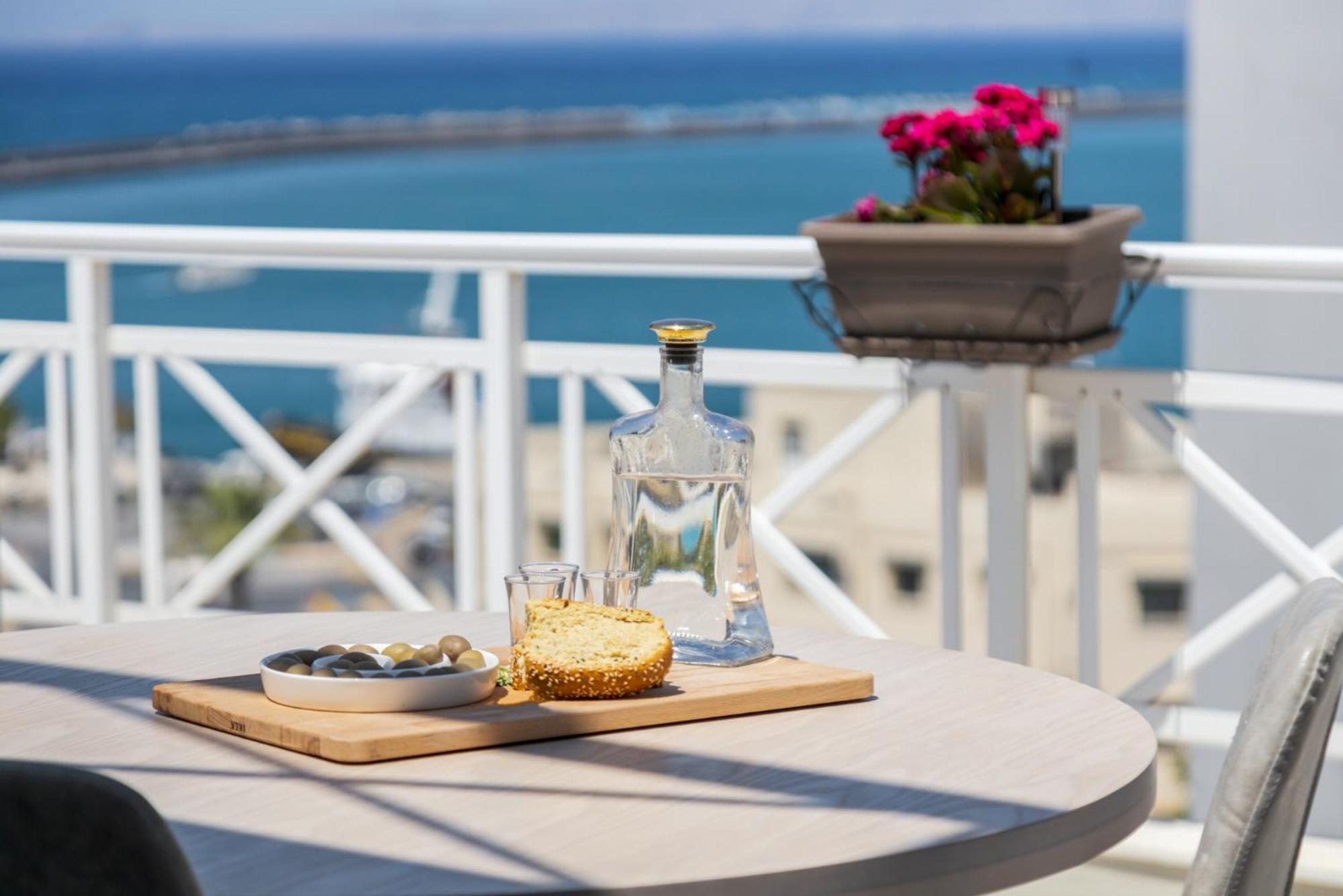 Appartamento Chic, Downtown, Penthouse W Sundeck And Seaview Candia Esterno foto